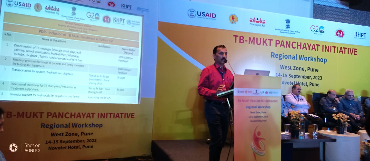 Mr Rajesh Khanke, State Coordinator, RGSA, Pune,  discussing points in Maharashtra State TB Mukt Panchayat plan in Regional Workshop.